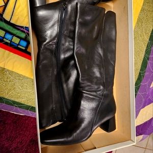 Naturalizer size 8 knee boots leather black
